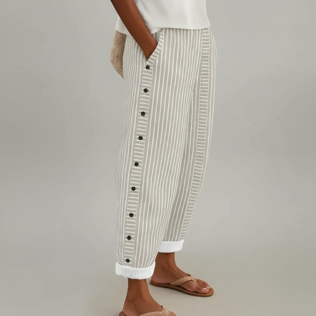 Caitlin | Elegantne pantalone sa dugmadi i prugastim dezenom
