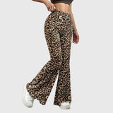 Bootcut pantalone sa leopard printom